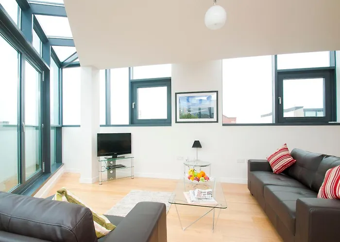 Cleyro Serviced Apartments - Finzels Reach